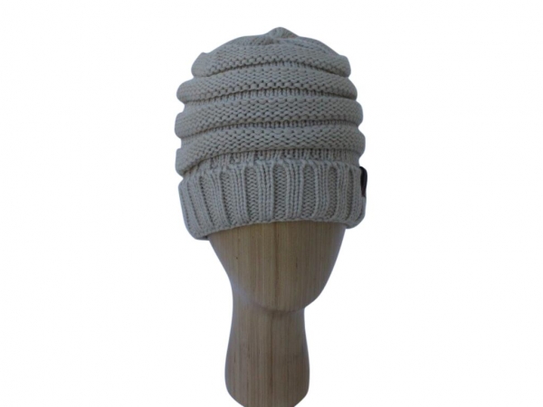 H020 Beige ribber winter hat.