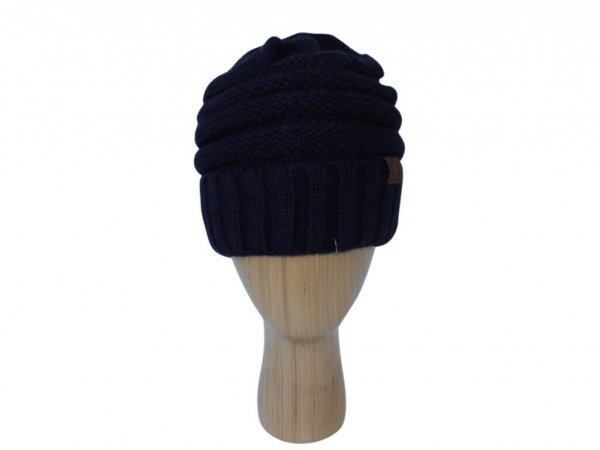 H020 Black ribber winter hat.